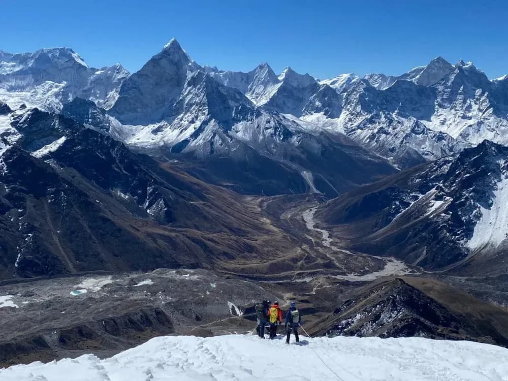 Peak Climbing in Nepal 6000m - 7000m